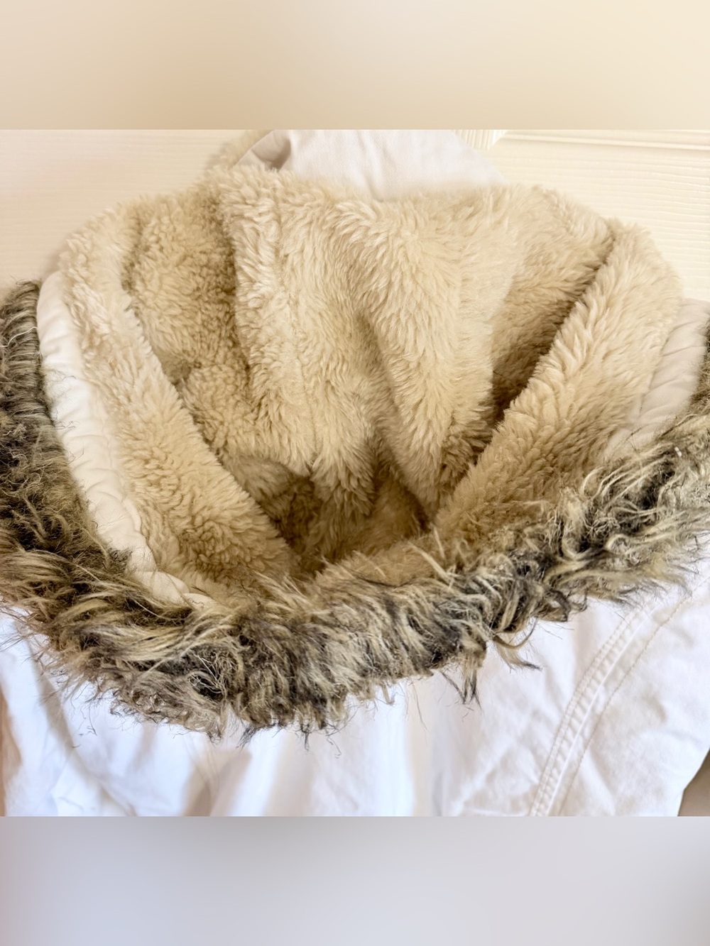 Aeropostale White Hooded Jacket with Lining, Hood is removable with zipper - Picture 4 of 5
